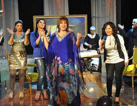 بالصور.. فيفي عبده تقدم وصلات من الرقص الشرقي برفقة ابنتها صورة رقم 1