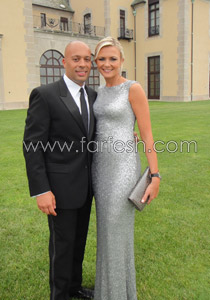 جورج دفوني يهدي زوجته أغنية من كلماته صورة رقم 1 جورج دفوني يهدي زوجته أغنية من كلماته صورة رقم 1