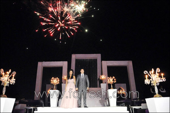 رغم فستان خطوبتها.. غياب والد روتانا يثير فضول 