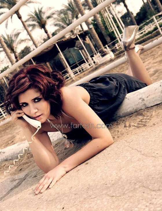 تامر حسني ينشر فيديو غادة عادل تقفز صارخة من قرد هاجمها في فيلم اهواك صورة رقم 11