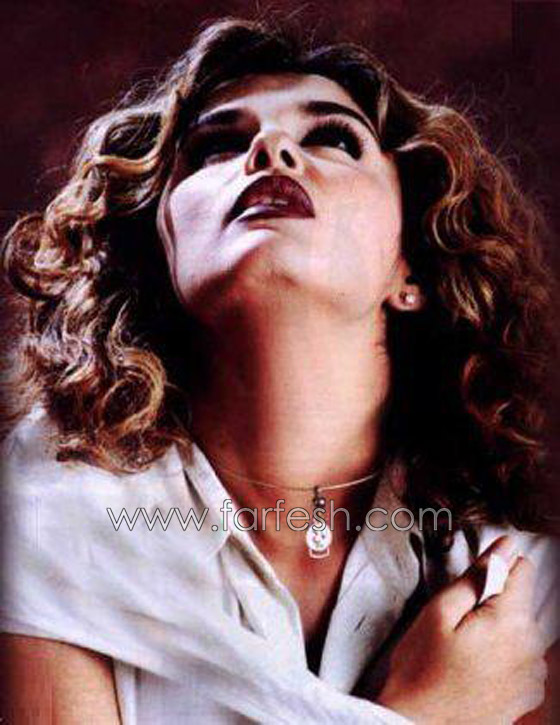 الفنانة غادة عادل تثير غضب جمهورها بفستان فاضح  صورة رقم 6