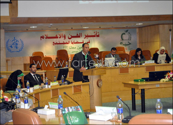 حنان تتصدى للتدخين وسوسن تستشهد بتغريم الزعيم!! صورة رقم 3 حنان تتصدى للتدخين وسوسن تستشهد بتغريم الزعيم!! صورة رقم 3