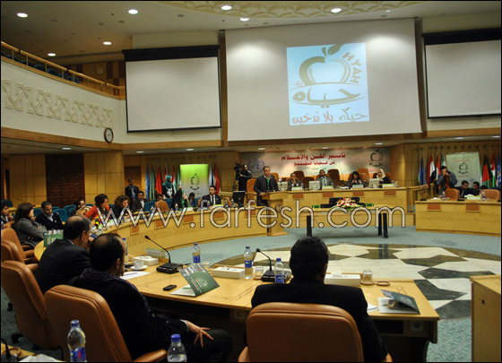 حنان تتصدى للتدخين وسوسن تستشهد بتغريم الزعيم!! صورة رقم 18 حنان تتصدى للتدخين وسوسن تستشهد بتغريم الزعيم!! صورة رقم 18