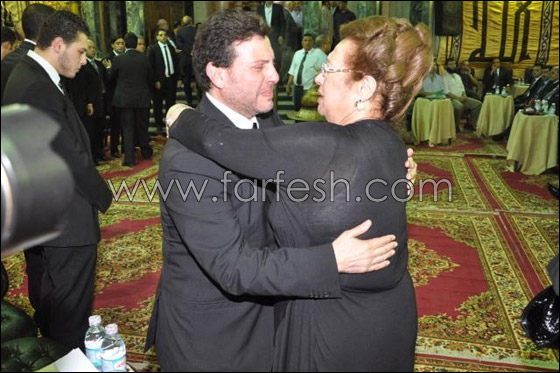 بم أوصت دينا هاني شاكر أبيها قبل وفاتها؟ وماذا طلب هو من زوجها؟ صورة رقم 18