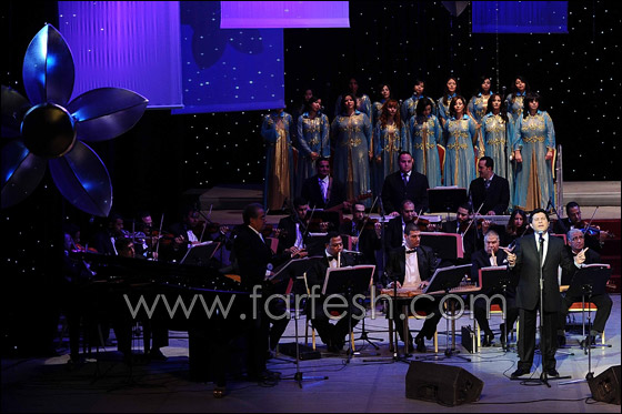 معجبو شاكر يتظاهرون مطالبين باستمراره على الساحة الغنائية  صورة رقم 14