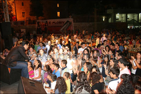 بالصور.. الفنان هشام الحاج يطرب جمهوره الراقص!!  صورة رقم 10