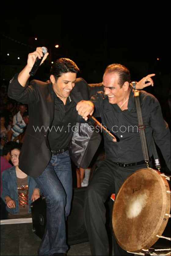 بالصور.. الفنان هشام الحاج يطرب جمهوره الراقص!!  صورة رقم 11