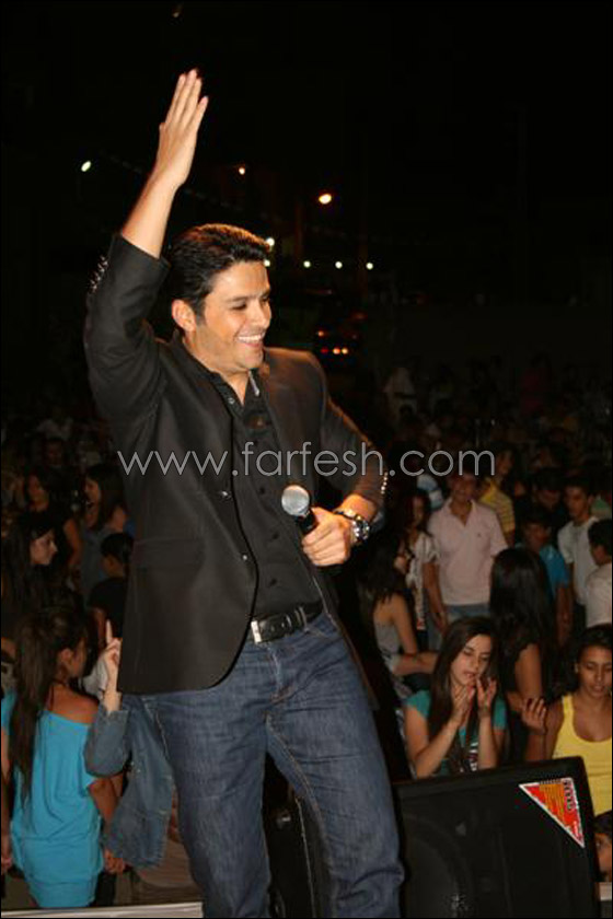 بالصور.. الفنان هشام الحاج يطرب جمهوره الراقص!!  صورة رقم 12