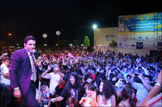 بالصور.. الفنان هشام الحاج يطرب جمهوره الراقص!!  صورة رقم 7