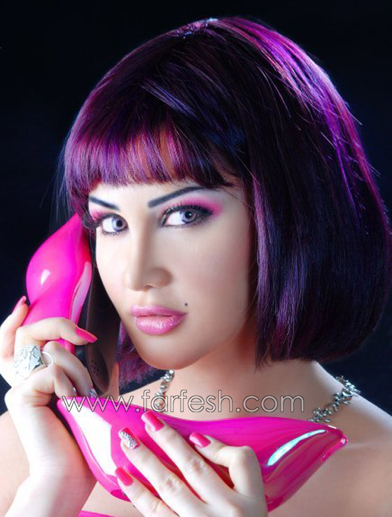 جيني اسبر بالشعر المستعار الملون والالوان الصارخة! صورة رقم 5 جيني اسبر بالشعر المستعار الملون والالوان الصارخة! صورة رقم 5