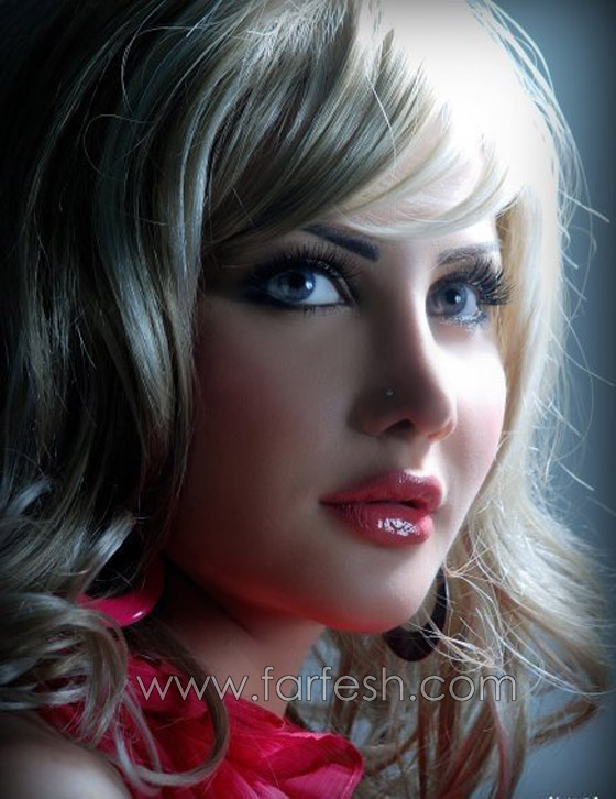 جيني اسبر بالشعر المستعار الملون والالوان الصارخة! صورة رقم 4 جيني اسبر بالشعر المستعار الملون والالوان الصارخة! صورة رقم 4