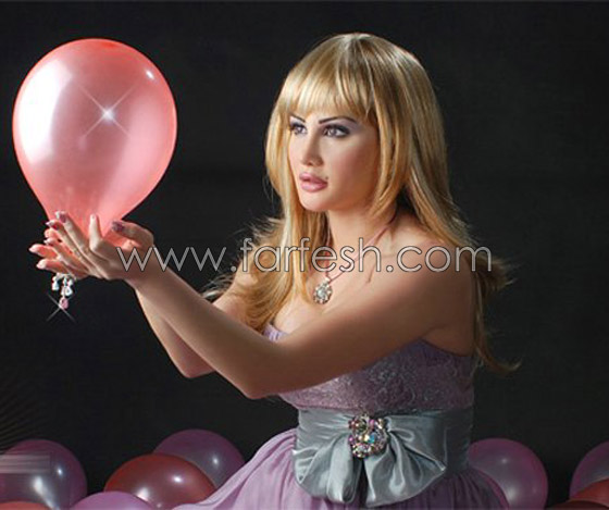 جيني اسبر بالشعر المستعار الملون والالوان الصارخة! صورة رقم 3 جيني اسبر بالشعر المستعار الملون والالوان الصارخة! صورة رقم 3