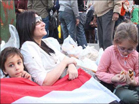 جيهان فاضل: تعمّدت اصطحاب اطفالي معي الى ميدان التحرير صورة رقم 7 جيهان فاضل: تعمّدت اصطحاب اطفالي معي الى ميدان التحرير صورة رقم 7