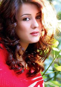 كندة: زوجي أعز أصدقائي واستمتع بالمشاركة في اي عمل عربي!  صورة رقم 3