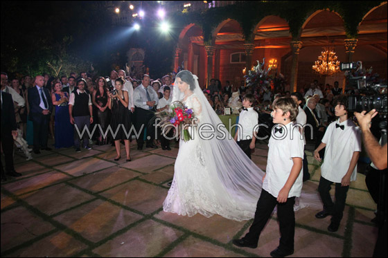 كبار نجوم الفن يشاركون المخرجة ليلى كنعان حفل زفافها! صورة رقم 11 كبار نجوم الفن يشاركون المخرجة ليلى كنعان حفل زفافها! صورة رقم 11