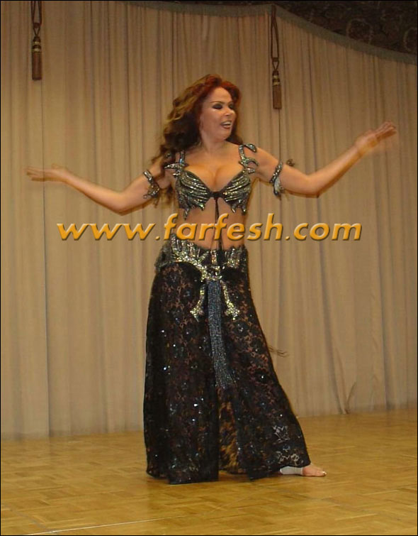 بعد قيامها بحركة خاطئة.. لوسي تخضع لعملية جراحية في ذراعها صورة رقم 11 بعد قيامها بحركة خاطئة.. لوسي تخضع لعملية جراحية في ذراعها صورة رقم 11