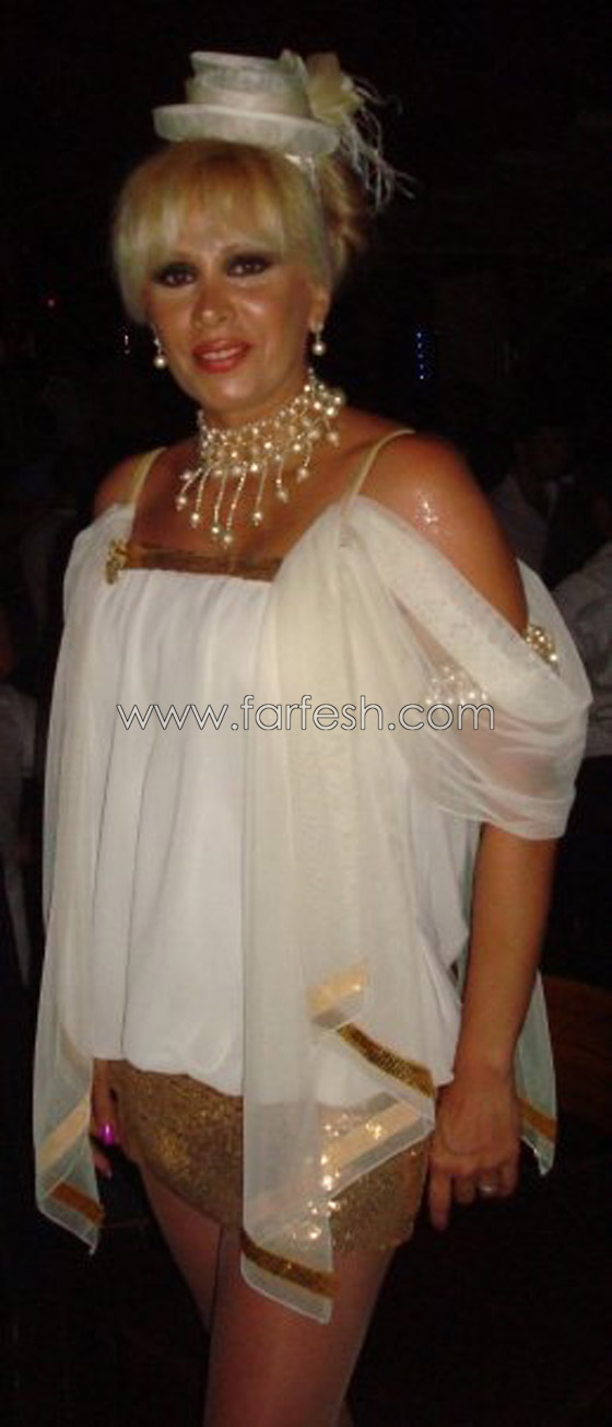 مادونا: أنا ملكة النحل التي توزّع العسل على الناس لأنّني الأجمل!! صورة رقم 10 مادونا: أنا ملكة النحل التي توزّع العسل على الناس لأنّني الأجمل!! صورة رقم 10