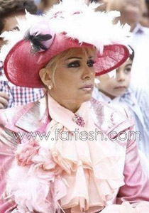 مادونا: أنا ملكة النحل التي توزّع العسل على الناس لأنّني الأجمل!! صورة رقم 1 مادونا: أنا ملكة النحل التي توزّع العسل على الناس لأنّني الأجمل!! صورة رقم 1