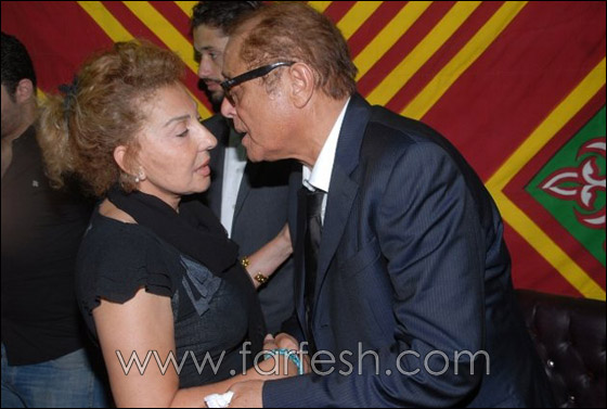 بالصور: توافد السياسيين ونجوم الفن في عزاء والدة محمود عبد العزيز صورة رقم 23 بالصور: توافد السياسيين ونجوم الفن في عزاء والدة محمود عبد العزيز صورة رقم 23