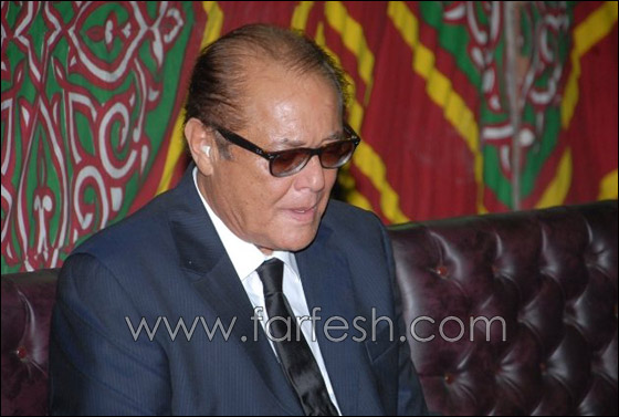 بالصور: توافد السياسيين ونجوم الفن في عزاء والدة محمود عبد العزيز صورة رقم 24 بالصور: توافد السياسيين ونجوم الفن في عزاء والدة محمود عبد العزيز صورة رقم 24