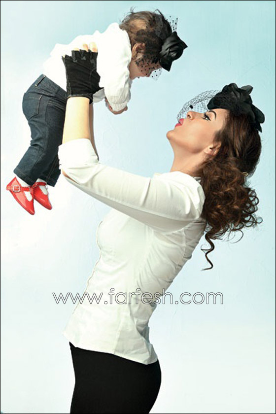 بالصور.. مي سليم تكشف عن صور ابنتها 