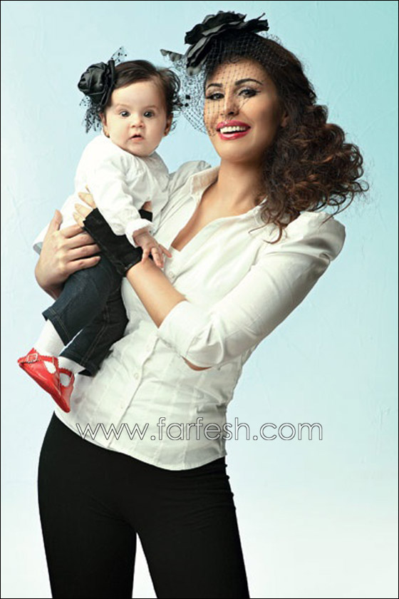 بالصور.. مي سليم تكشف عن صور ابنتها 