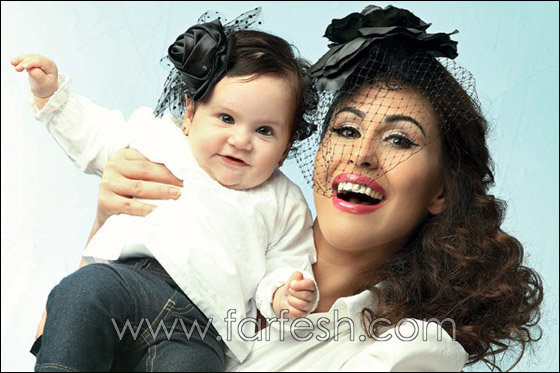 بالصور.. مي سليم تكشف عن صور ابنتها 