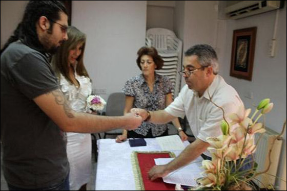 مايا نعمة: انا وزوجي لسنا طائفيين واعيش اجمل قصة حب معه!  صورة رقم 6