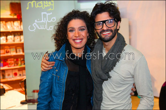 مايك يوقع على اسطوانته الجديدة مايك يوقع على اسطوانته الجديدة