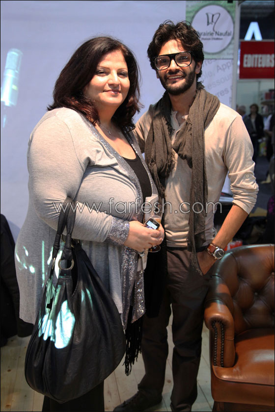 مايك يوقع على اسطوانته الجديدة مايك يوقع على اسطوانته الجديدة