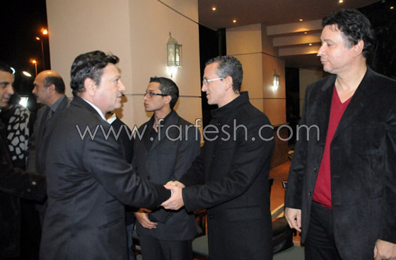 عمرو موسى وحماقي يتصدرون عزاء عامر منيب!!  صورة رقم 5