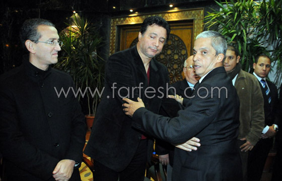 عمرو موسى وحماقي يتصدرون عزاء عامر منيب!!  صورة رقم 7