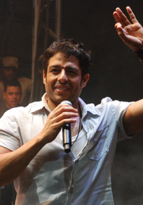 محمد حماقي: علينا احترام مبارك ومطالب الشباب مشروعة! صورة رقم 1 محمد حماقي: علينا احترام مبارك ومطالب الشباب مشروعة! صورة رقم 1