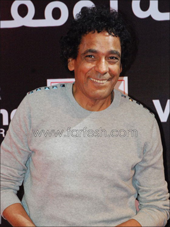 ما سبب بكاء محمد منير في المؤتمر الصحافي لـ