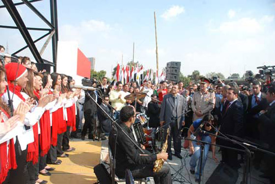 اطلاق اطول علم مصري بمشاركة الفنان محمد فؤاد صورة رقم 3 اطلاق اطول علم مصري بمشاركة الفنان محمد فؤاد صورة رقم 3