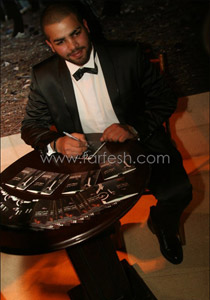 محمد رمضان يحتفل باطلاق محمد رمضان يحتفل باطلاق