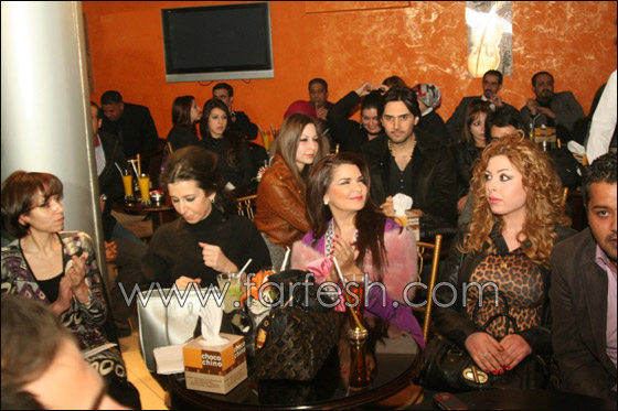 محمد رمضان يحتفل باطلاق محمد رمضان يحتفل باطلاق