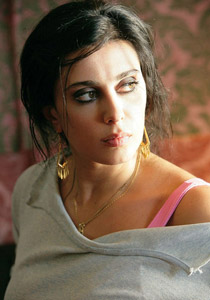 نادين لبكي: عندما أتحدث عن المرأة أحس أني واقعية لأني أفهمها صورة رقم 1 نادين لبكي: عندما أتحدث عن المرأة أحس أني واقعية لأني أفهمها صورة رقم 1