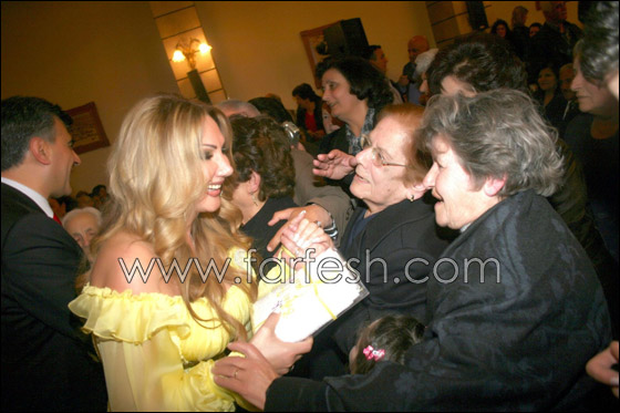 نجوى سلطان تحتفل في حراجل مع الأمهات!   صورة رقم 9