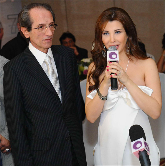 النجمة نانسي عجرم تحتفل بألبومها الجديد وتخطف الأنظار بحملها صورة رقم 2 النجمة نانسي عجرم تحتفل بألبومها الجديد وتخطف الأنظار بحملها صورة رقم 2