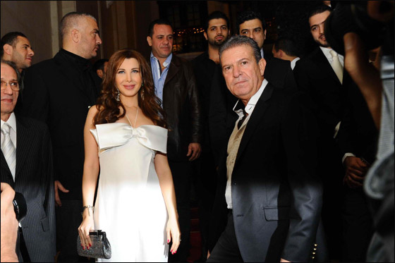 النجمة نانسي عجرم تحتفل بألبومها الجديد وتخطف الأنظار بحملها صورة رقم 3 النجمة نانسي عجرم تحتفل بألبومها الجديد وتخطف الأنظار بحملها صورة رقم 3