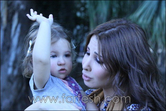 نانسي عجرم: اعيش كل مراحل حياتي بشغف ولن اقرر مستقبل ابنتيّ صورة رقم 10