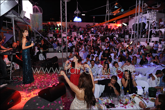 بالصور.. نانسي عجرم تتألق بفستانها الاخضر في تونس!! صورة رقم 1 بالصور.. نانسي عجرم تتألق بفستانها الاخضر في تونس!! صورة رقم 1