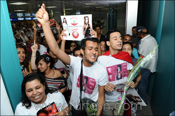 بالصور.. نانسي عجرم تتألق بفستانها الاخضر في تونس!! صورة رقم 5 بالصور.. نانسي عجرم تتألق بفستانها الاخضر في تونس!! صورة رقم 5