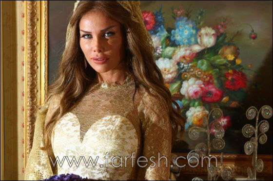 نيكول سابا بفستان ضيق ومطرز بالذهبي في حفل زفافها  صورة رقم 1