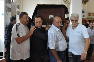 بالصور.. قلة من الفنانين في وداع عمر الحريري!!  صورة رقم 19