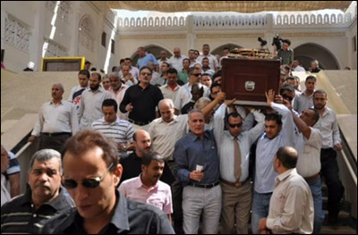 بالصور.. قلة من الفنانين في وداع عمر الحريري!!  صورة رقم 8