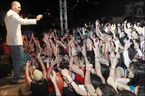 بالصور.. البوب ستار رامي عيّاش أشعل سماء 