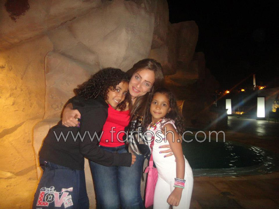 ريم البارودي لمسلسلات اون لاين: في عيد الحب اهرب للطبيعة وللبحر!   صورة رقم 3