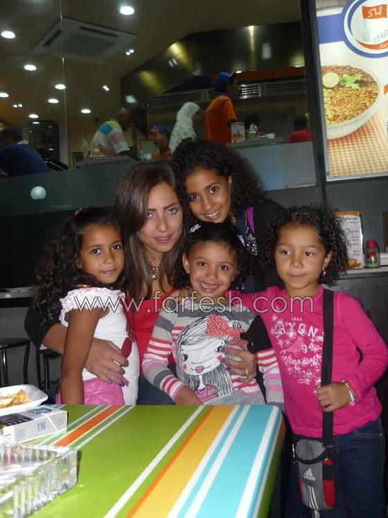 ريم البارودي لمسلسلات اون لاين: في عيد الحب اهرب للطبيعة وللبحر!   صورة رقم 18